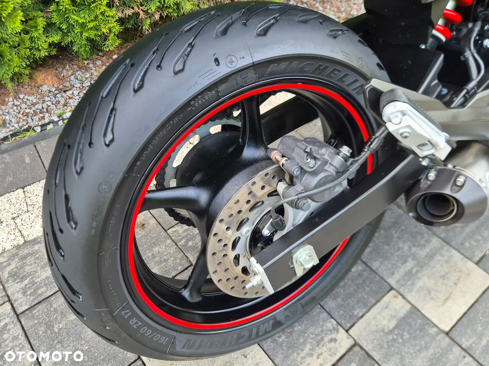 Yamaha XJ - 16
