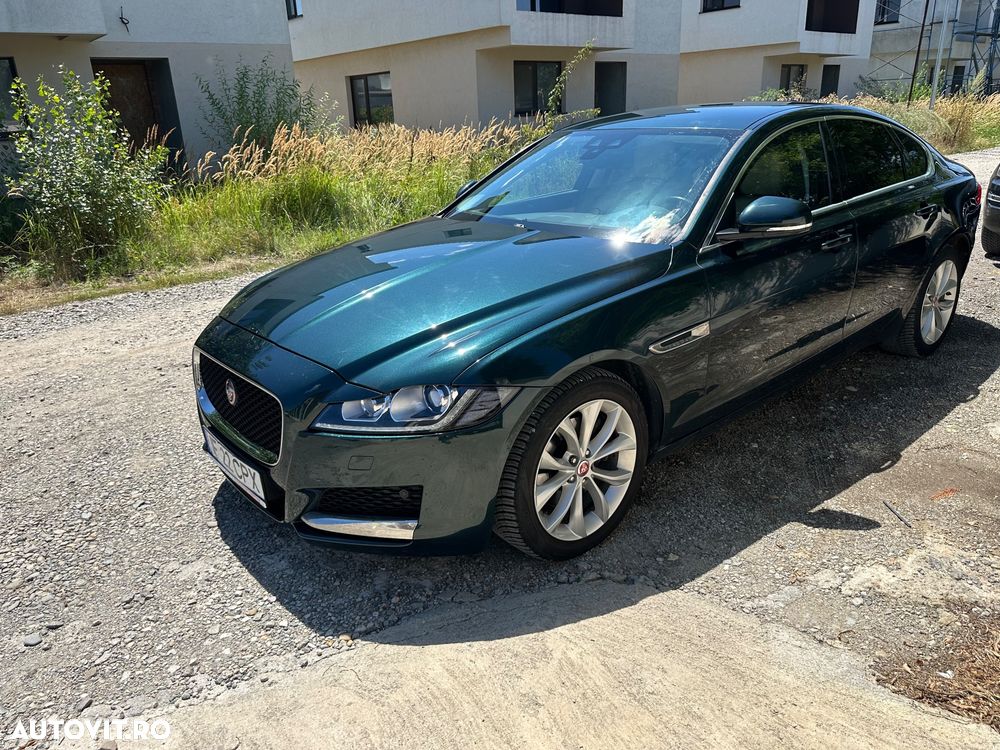 Jaguar XF 20d AWD Portfolio - 4