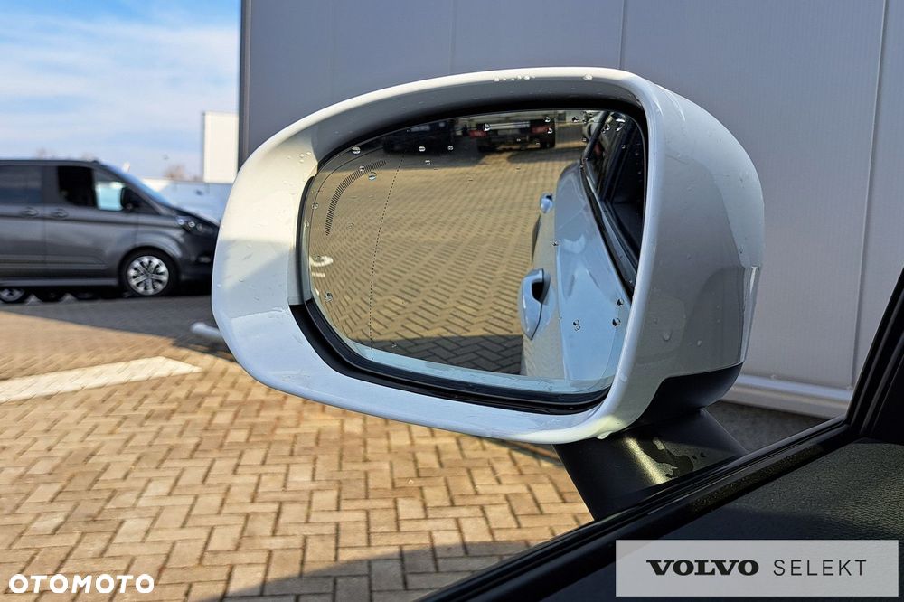 Volvo V90 Cross Country - 27