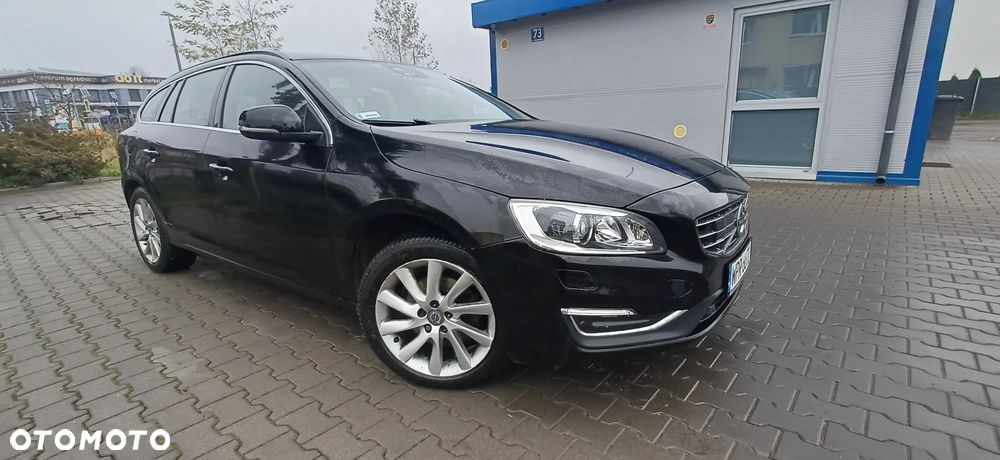 Volvo V60 D4 Summum - 32