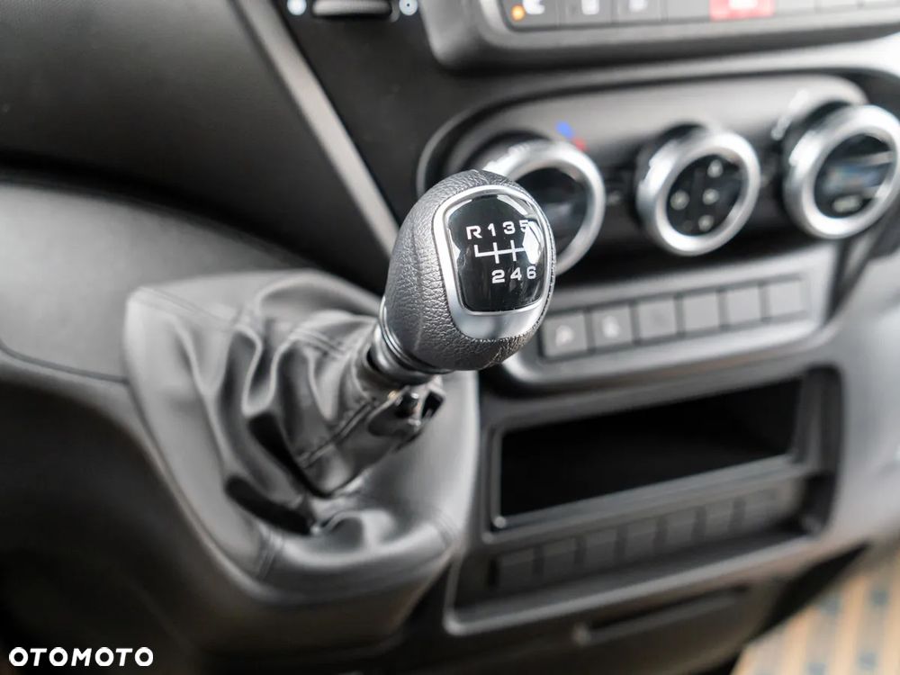 Iveco Daily 35S18HV 3.0 L4H3 - 11