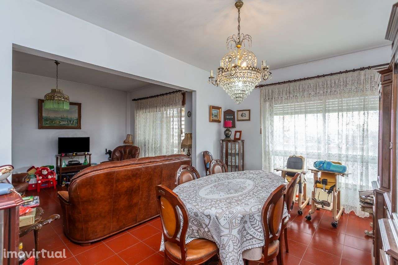 T4 transformado em T3 nas Mercês - Grande imagem: 4/26