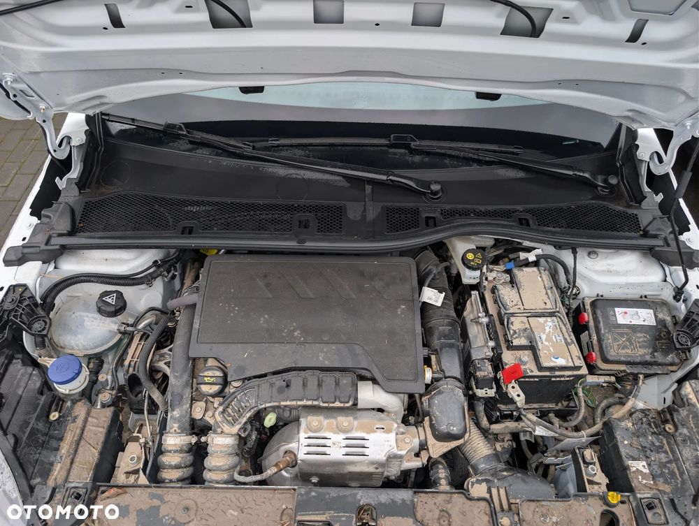 Opel Corsa 1.2 GS S&S - 11