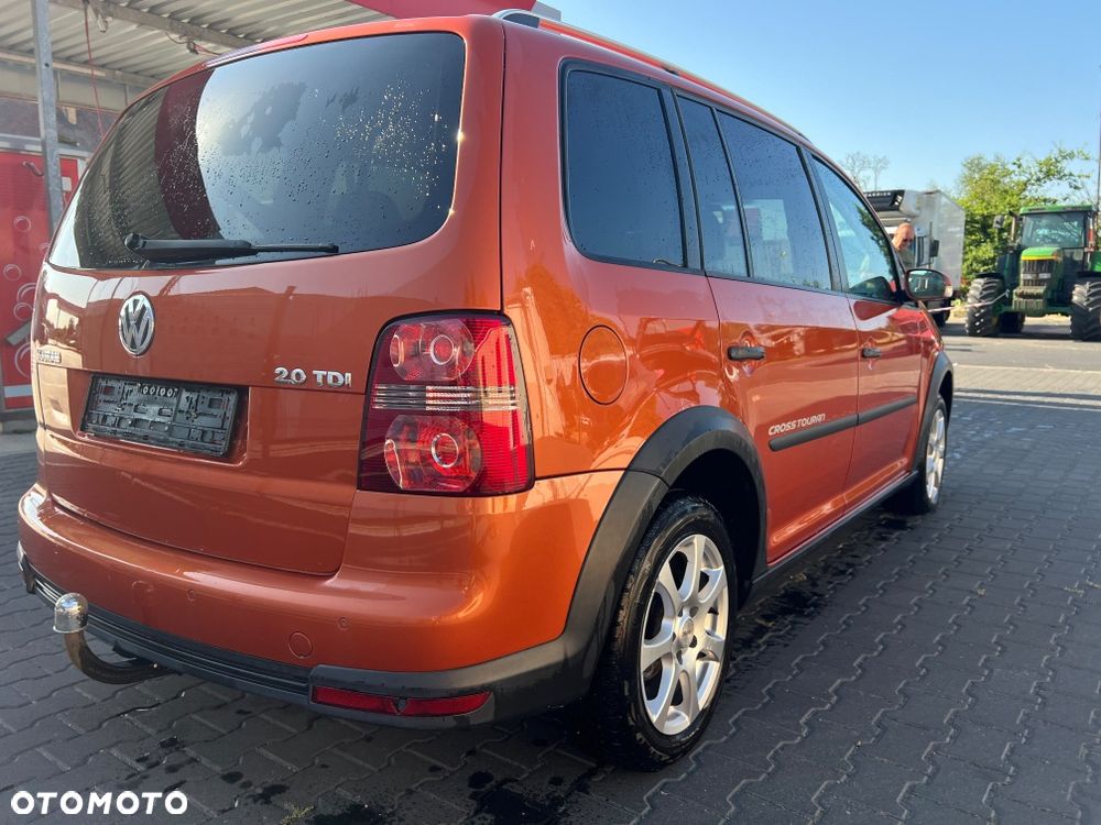Volkswagen Touran - 3
