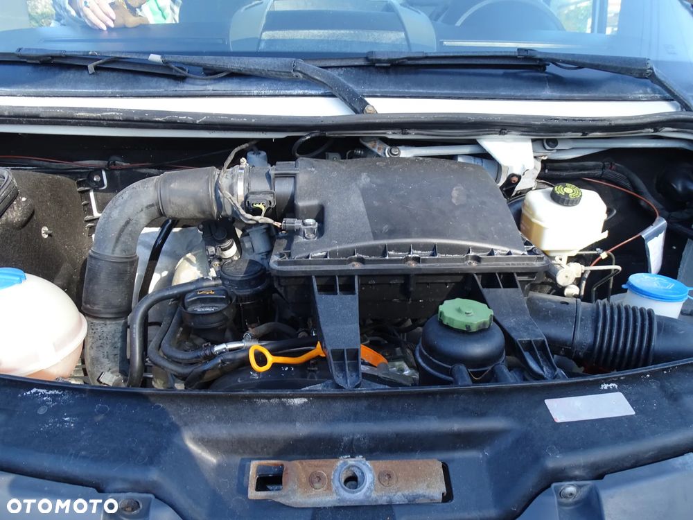 Volkswagen CRAFTER 2,5 TDI -136 KM -klimatyzacja ,skrzyniowy, blizniaki , 73.000 tkm  super stan ! - 21