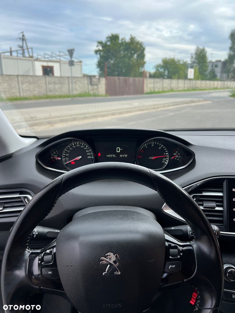 Peugeot 308 1.6 BlueHDi Allure S&S - 20
