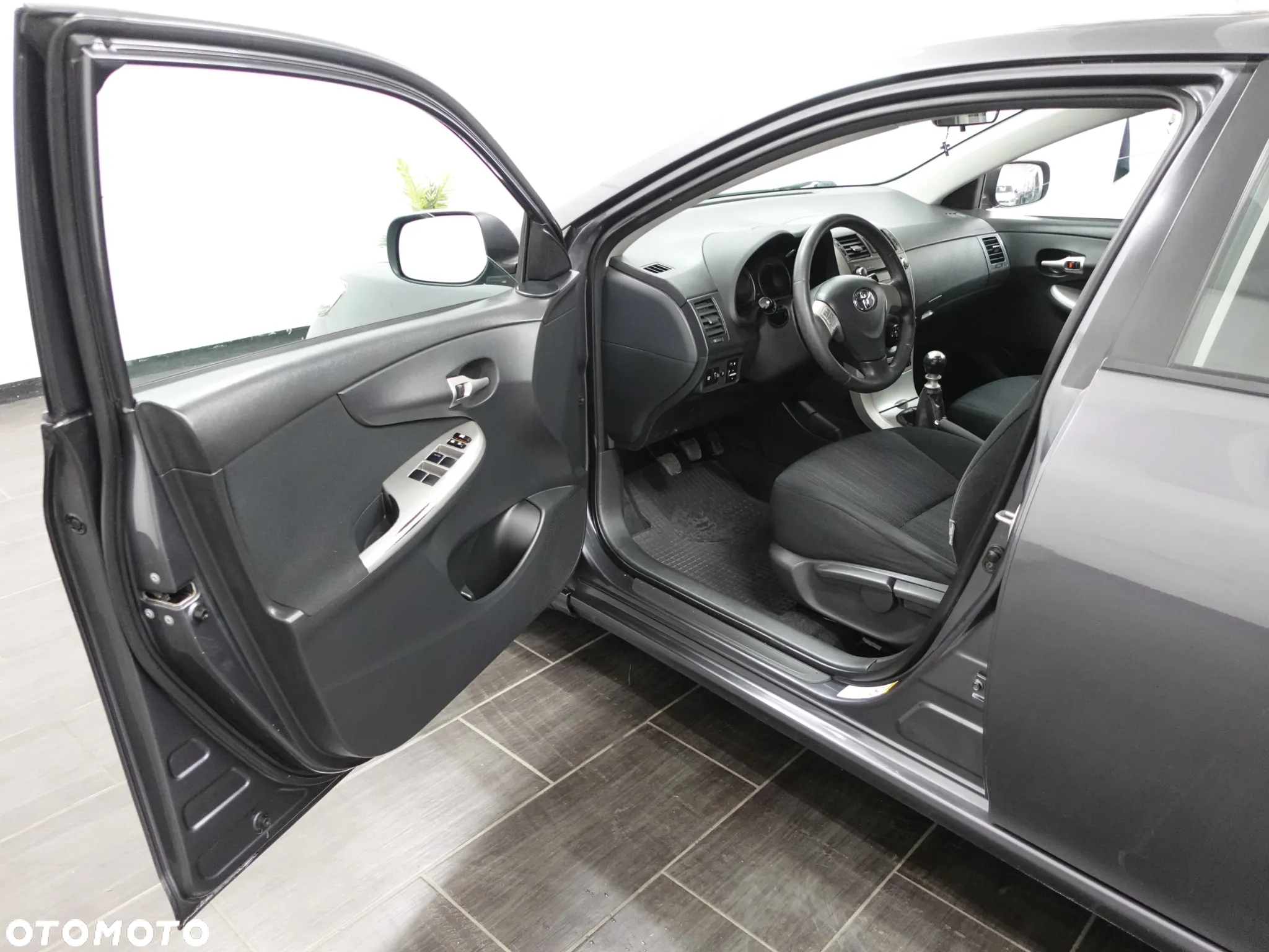 Toyota Corolla 1.6 Luna - 18