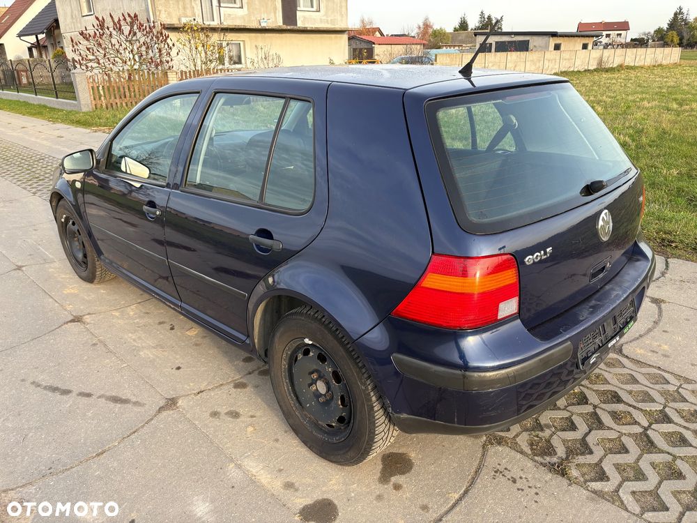 Volkswagen Golf - 5