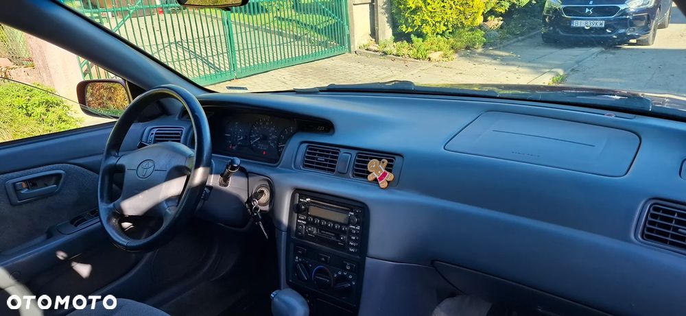 Toyota Camry - 28