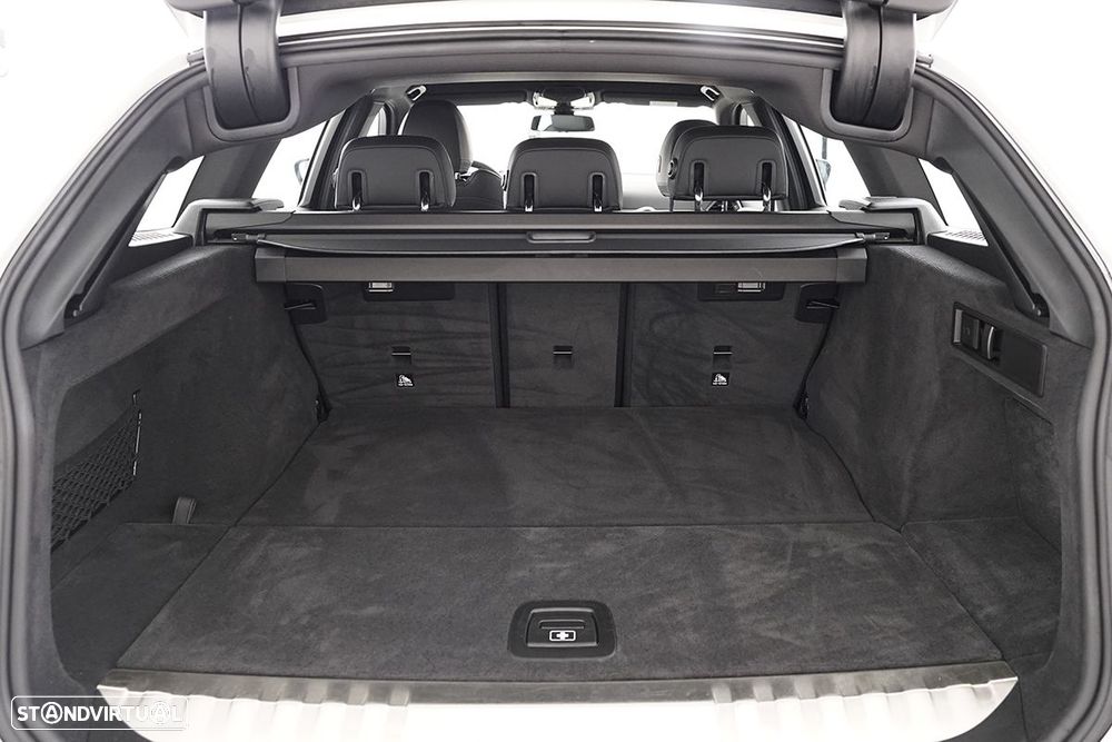 BMW 330 e Pack Desportivo M Auto - 26
