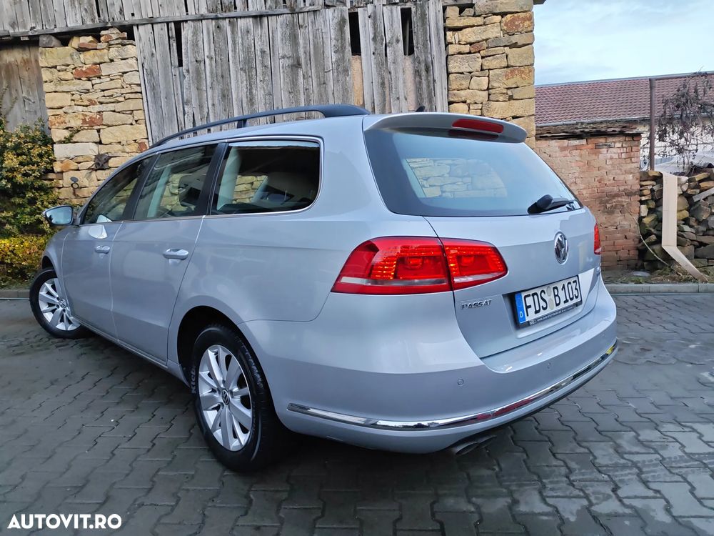 Volkswagen Passat 2.0 TDI DSG BlueMotion Technology Comfortline - 4