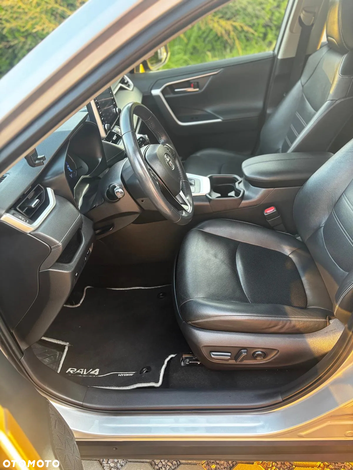 Toyota RAV4 - 6