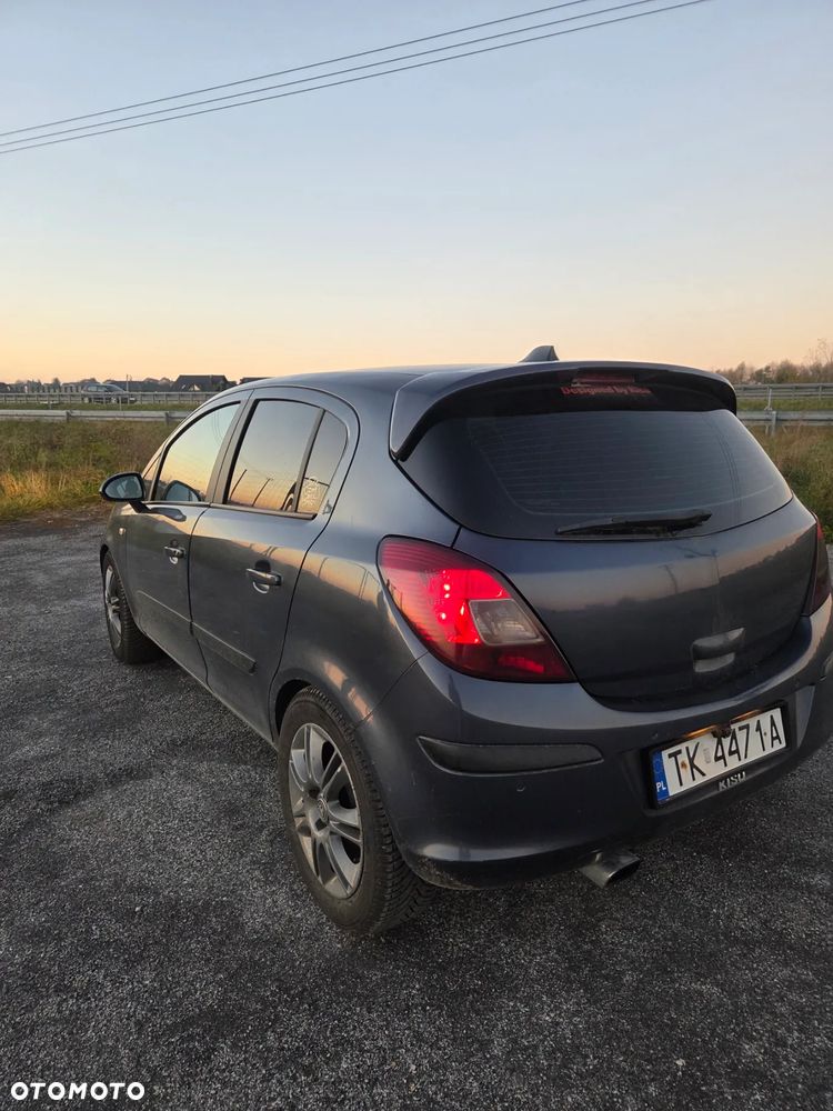 Opel Corsa 1.4 16V Cosmo - 6