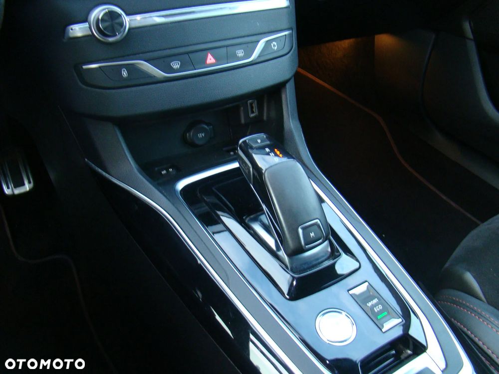 Peugeot 308 BlueHDi 180 EAT6 GT - 32