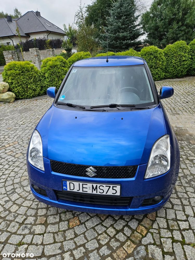 Suzuki Swift - 1