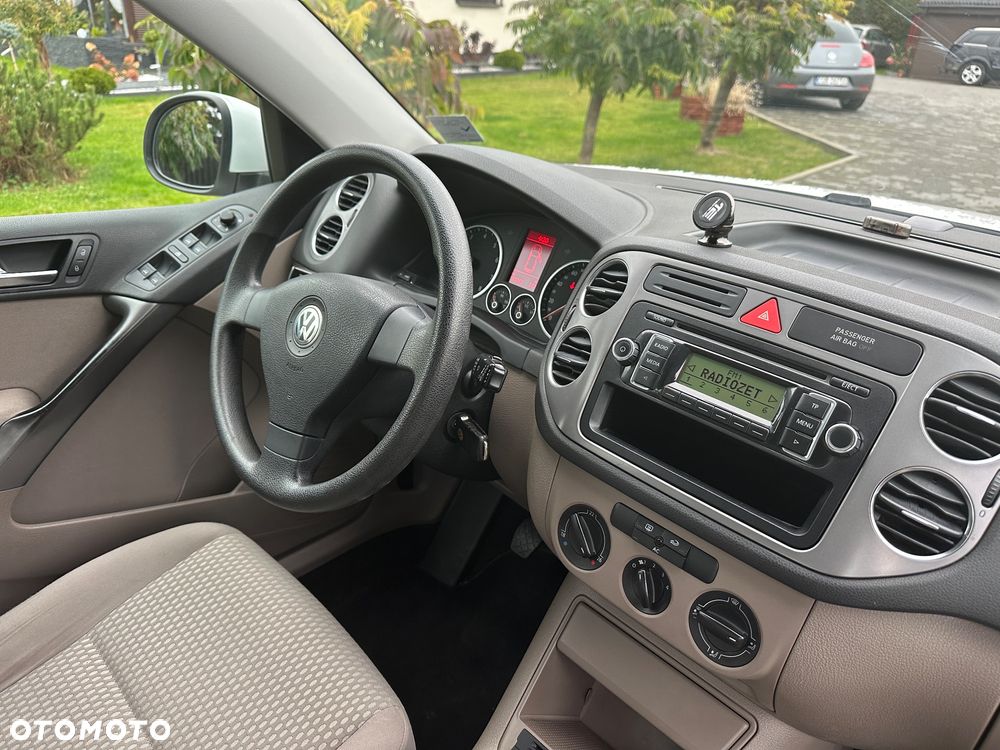 Volkswagen Tiguan - 12