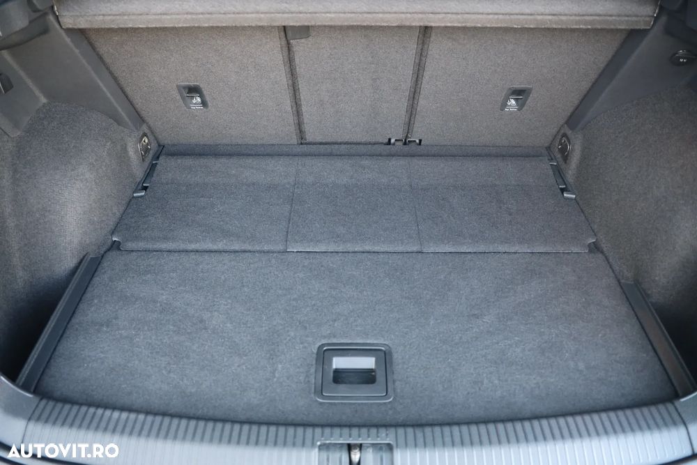 Volkswagen Golf 1.6 TDI Sound - 26