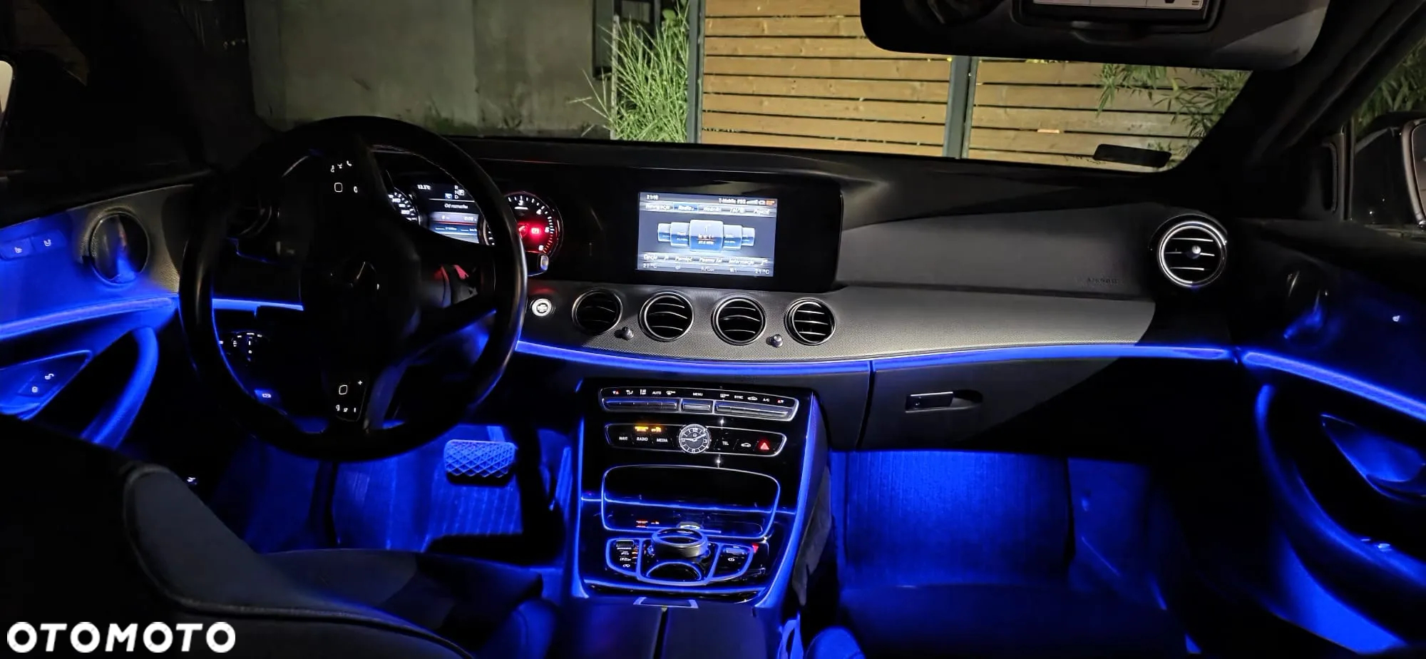 Mercedes-Benz Klasa E 220 d 9G-TRONIC - 33