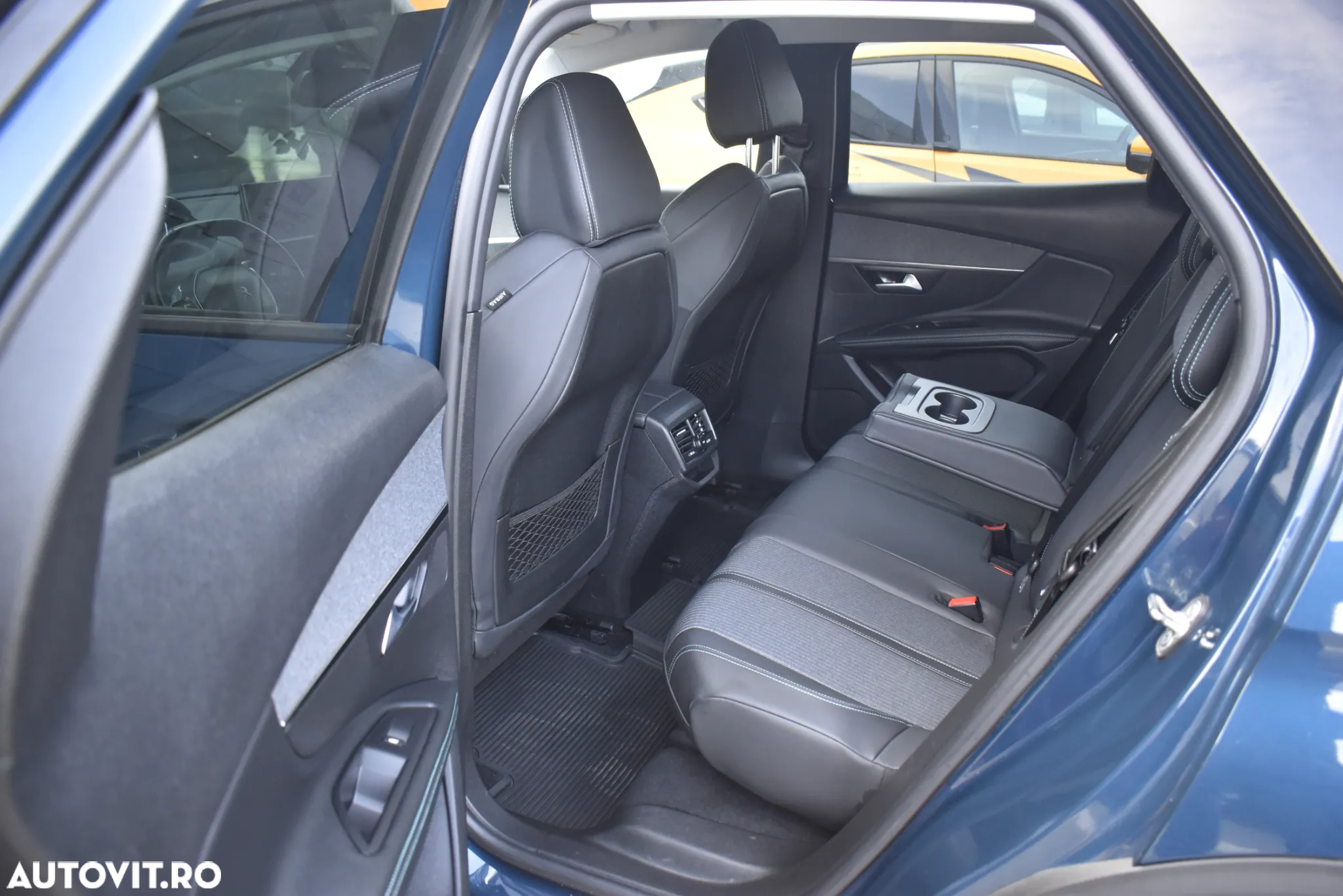 Peugeot 3008 1.5 BlueHDI 130 S&S EAT8 Allure - 30