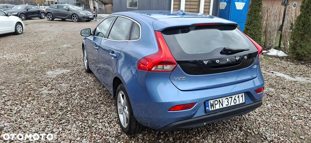 Volvo V40 D2 Momentum - 4