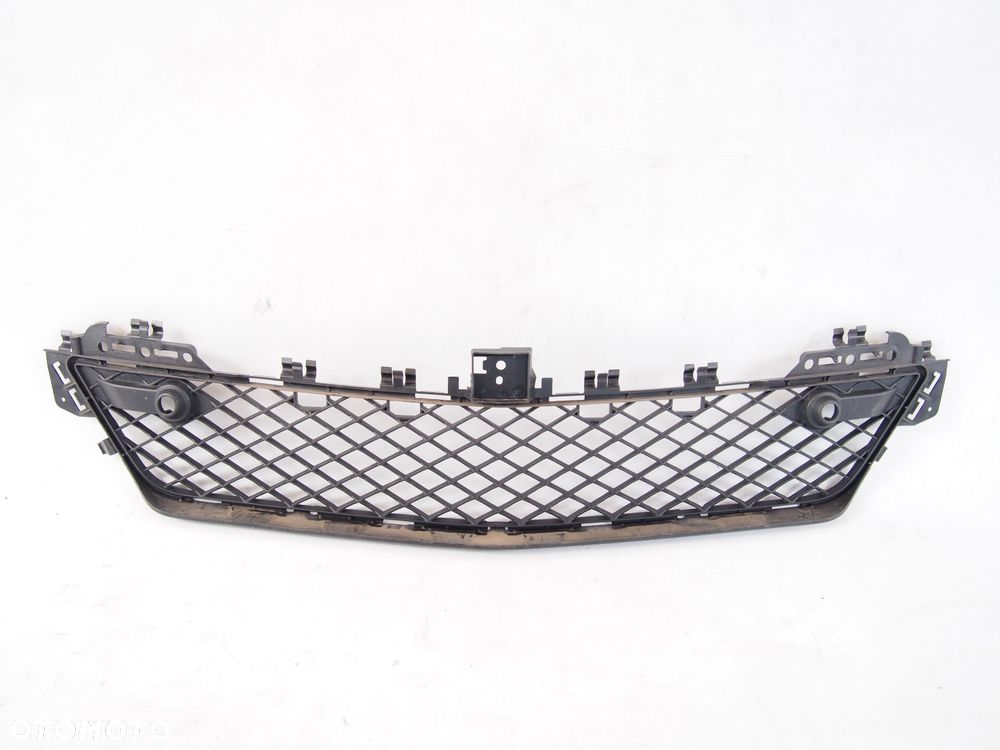 Mercedes C-Klasa W204 FL 10r Atrapa kratka zderzak Lift 2010 c klasa - 1