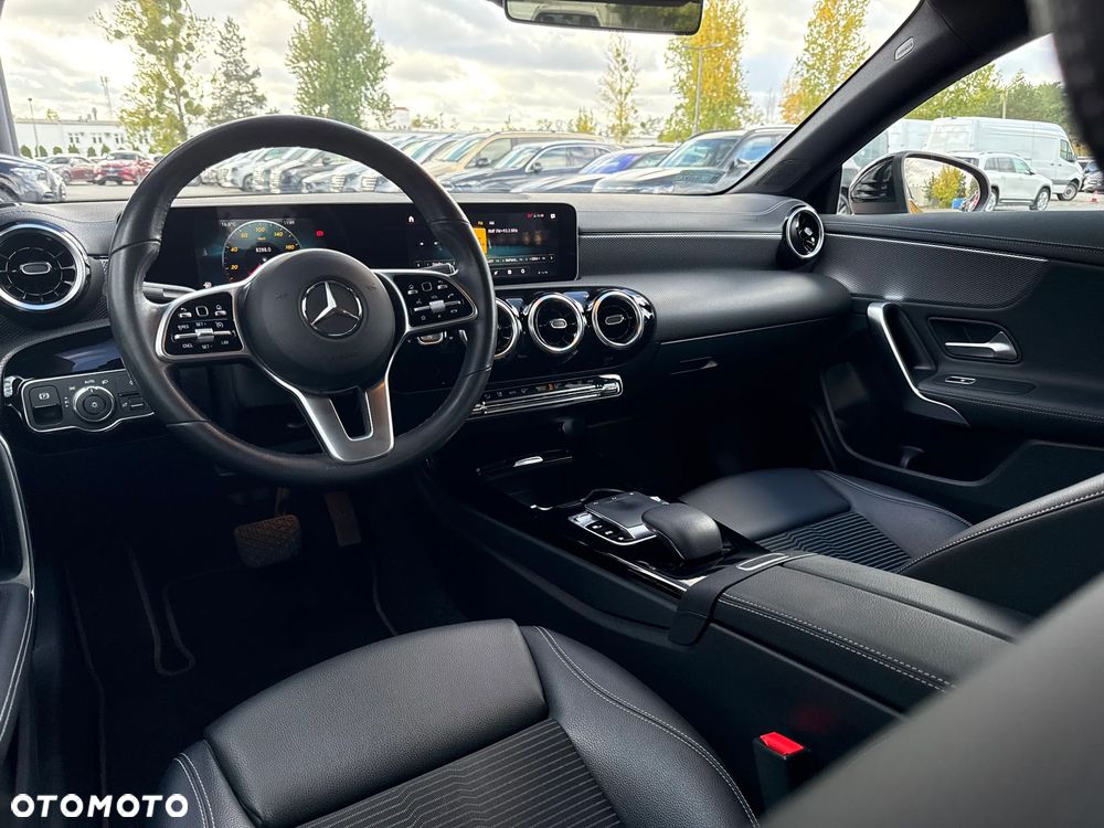 Mercedes-Benz CLA 220 4-Matic Progressive 7G-DCT - 19