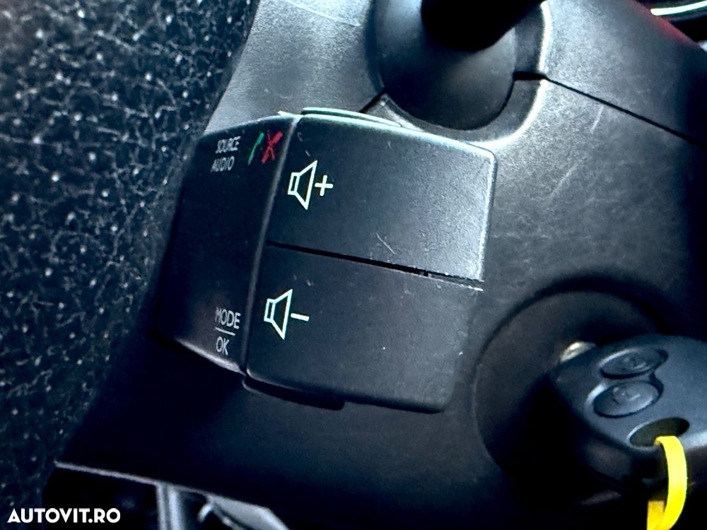 Dacia Duster 1.6 16V 105 4x2 Laureate - 28