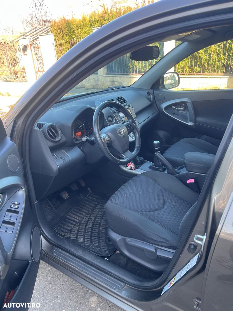 Toyota RAV4 2.2 D-4D 4x4 Travel - 12