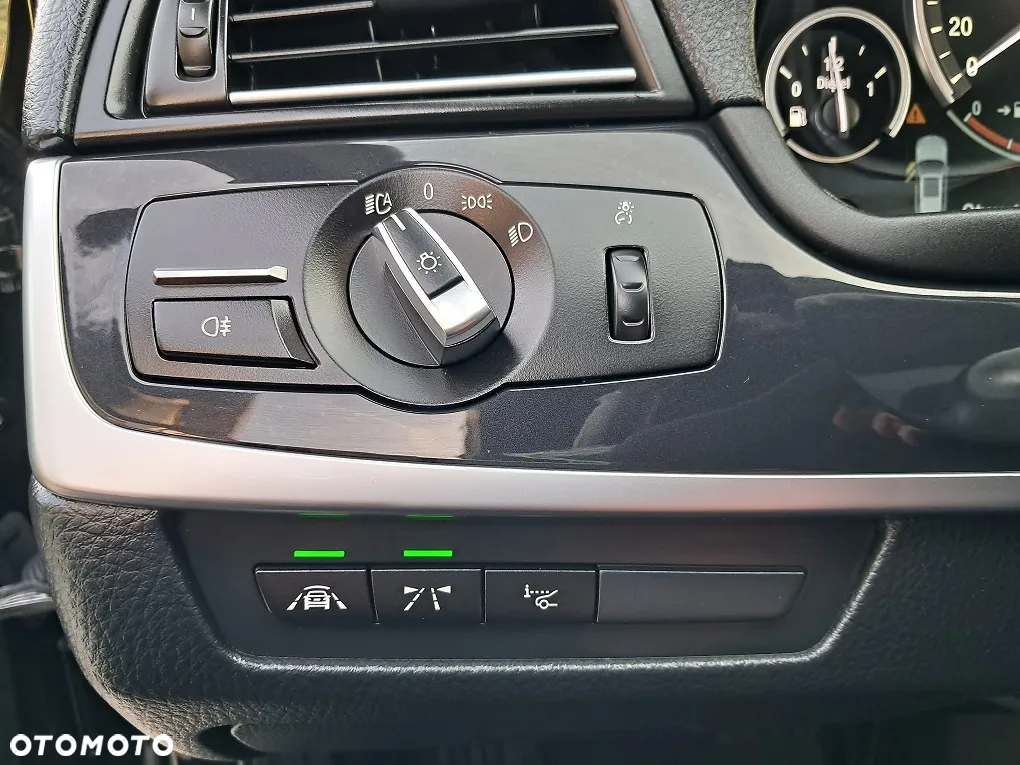 BMW Seria 5 525d Touring Sport-Aut Modern Line - 28