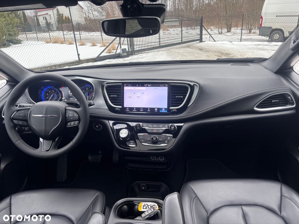 Chrysler Pacifica - 19