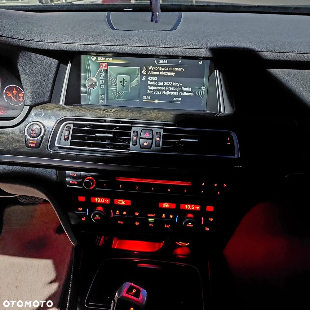 BMW Seria 7 740Li - 15