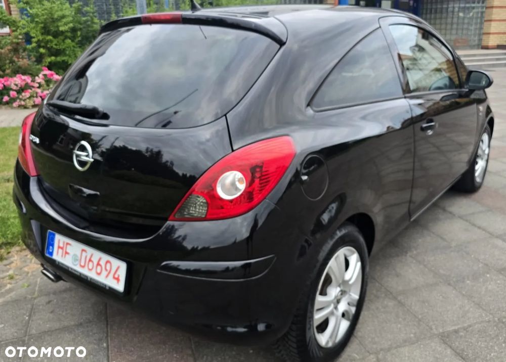 Opel Corsa 1.4 16V Satellite - 12