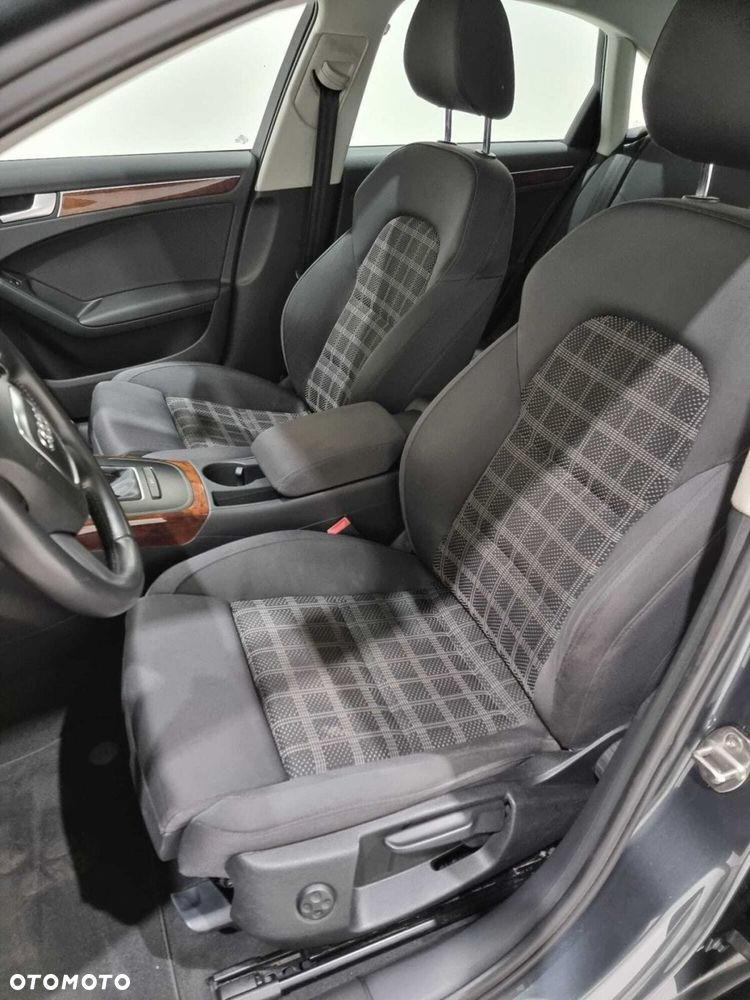 Audi A4 Limousine - 16