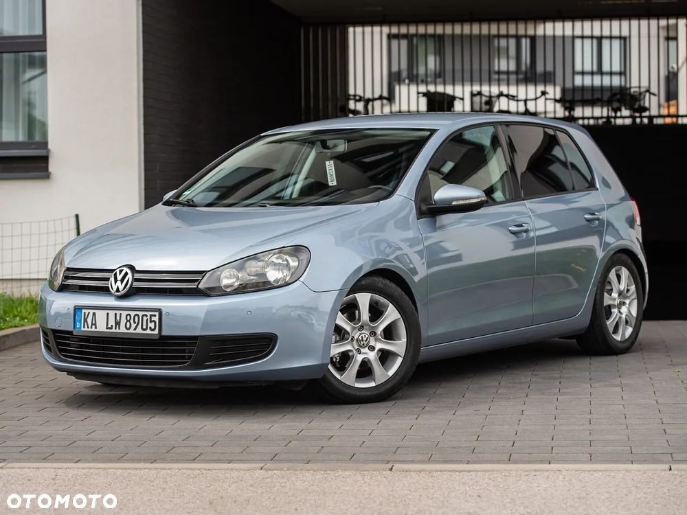 Volkswagen Golf - 6