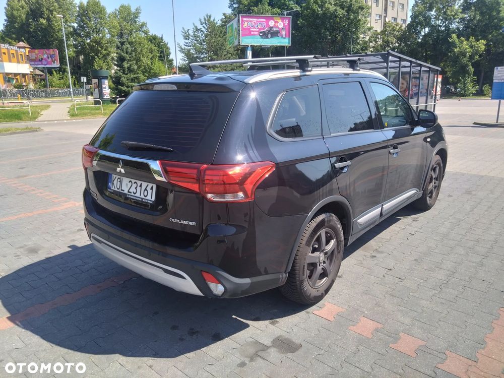 Mitsubishi Outlander 2.0 Invite + 2WD - 8