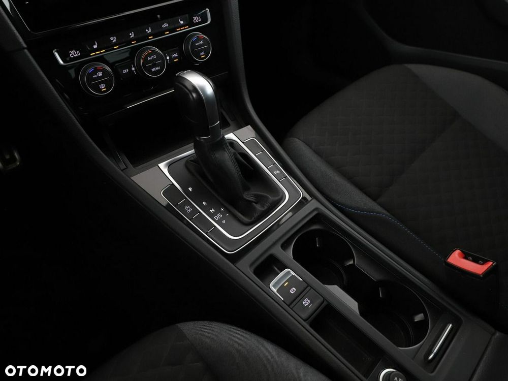 Volkswagen Golf 2.0 TDI SCR DSG Join - 32