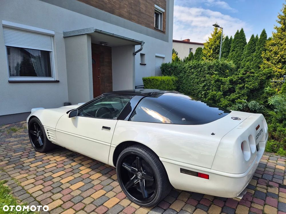 Chevrolet Corvette - 2
