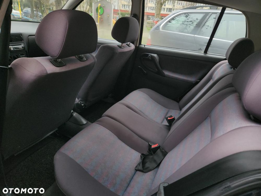 Volkswagen Polo - 12