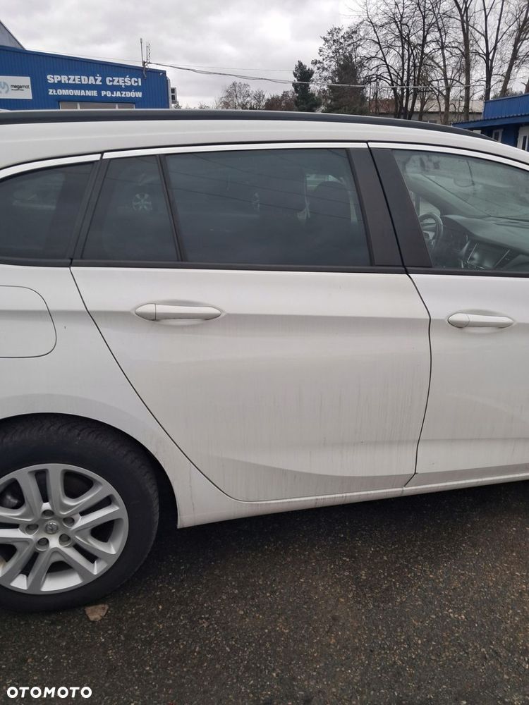 Opel Astra K V kombi drzwi prawy tył kompletne Y40R - 1