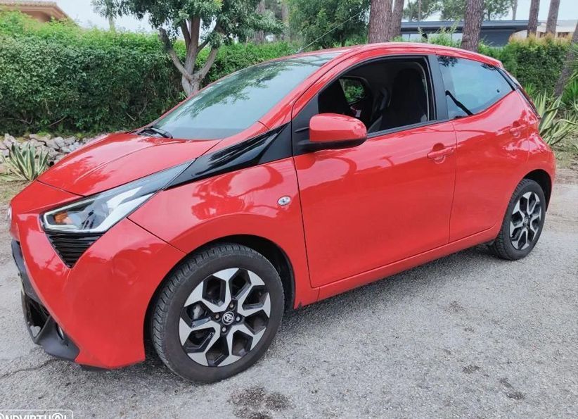 Usado Toyota Aygo X 2019 - 14 800 EUR, 10 000 km - Standvirtual.com