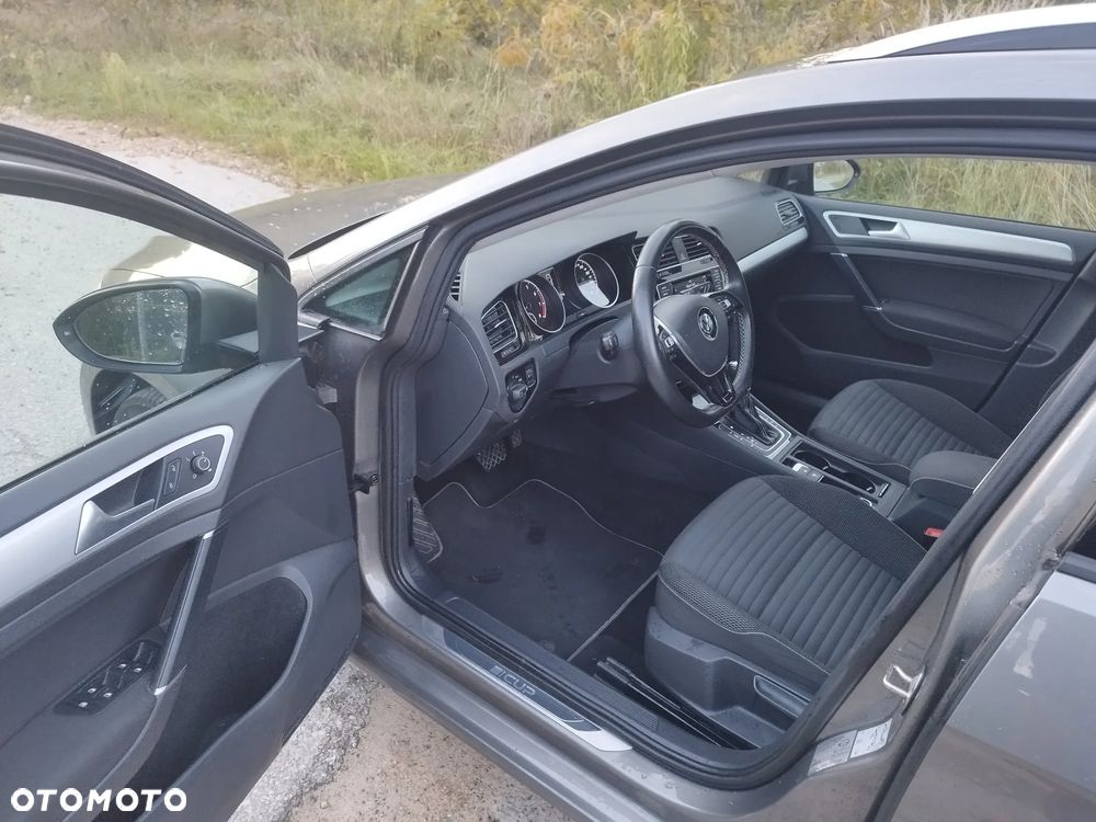 Volkswagen Golf - 9