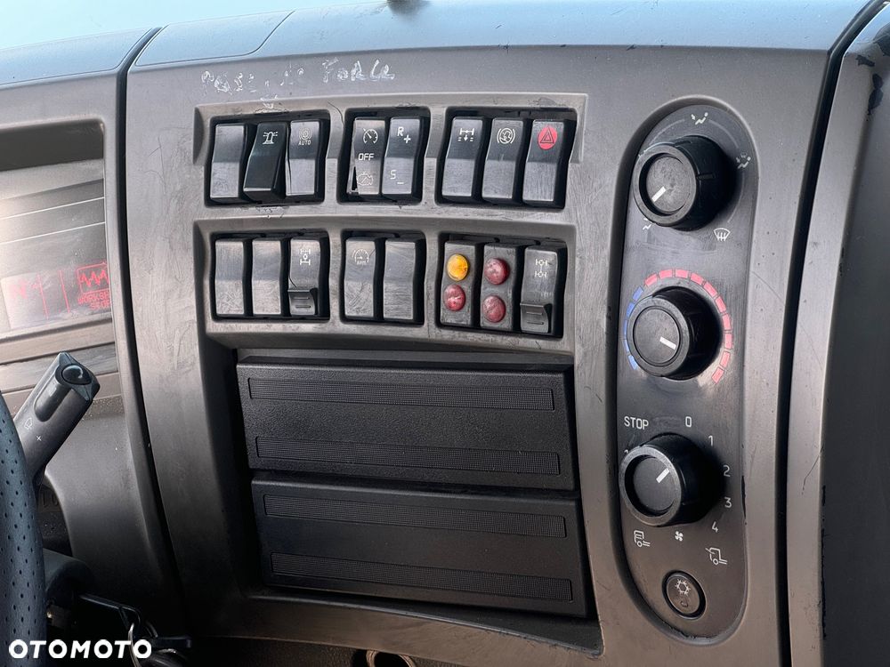 Renault Premium Lander 380 - 9