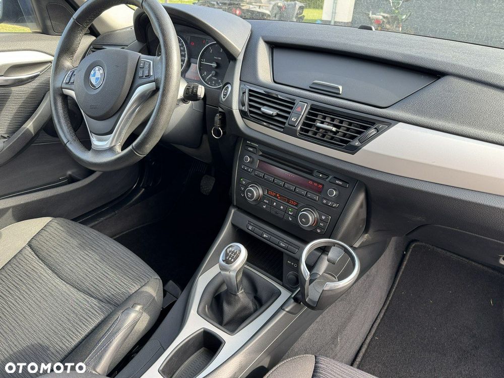 BMW X1 sDrive18d xLine - 27
