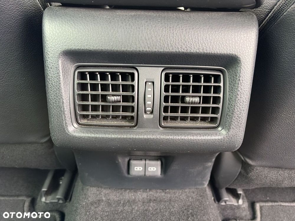 Toyota Camry 2.5 Hybrid Executive CVT - 30