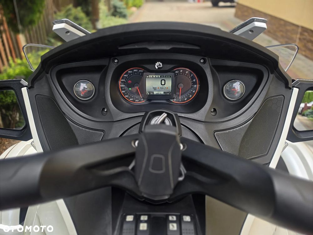 Can-Am Spyder - 13