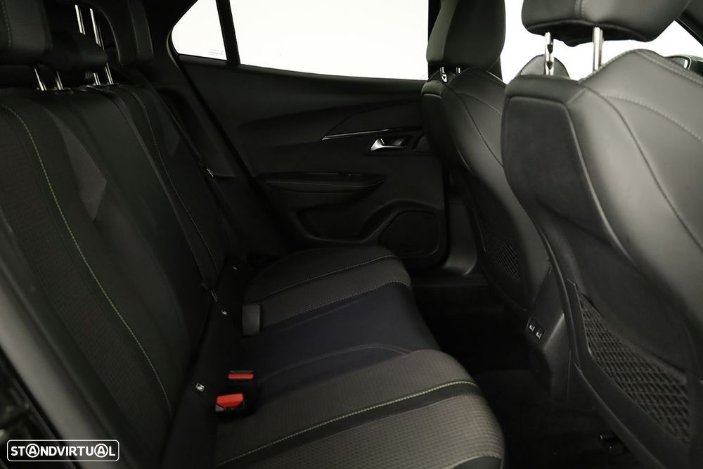 Peugeot e-2008 50 kWh GT - 25