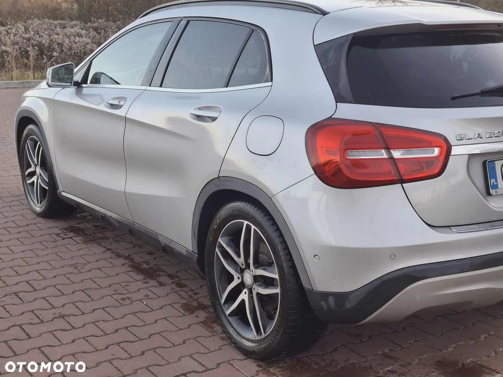 Mercedes-Benz GLA - 7