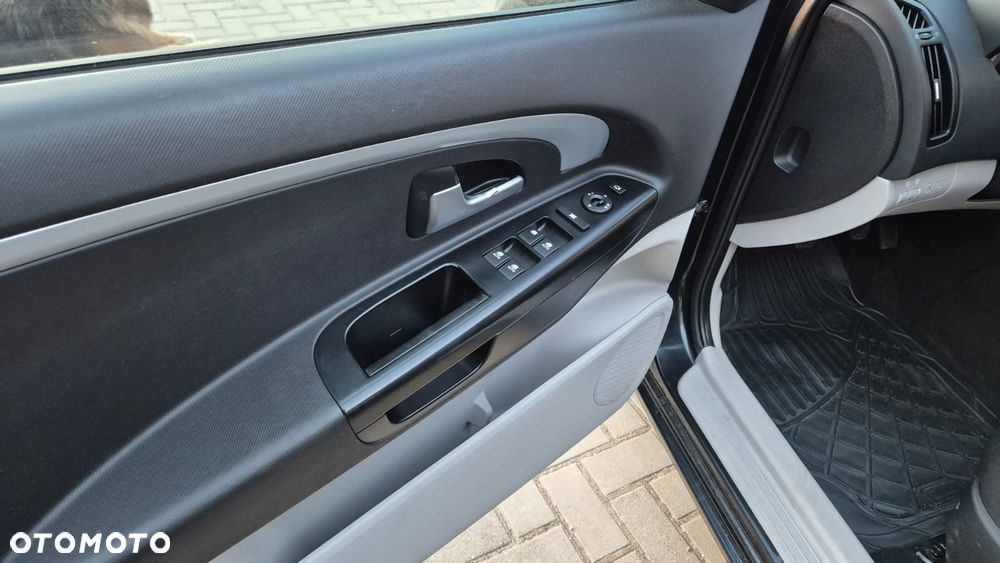 Kia Ceed 2.0 CVVT Spirit - 9