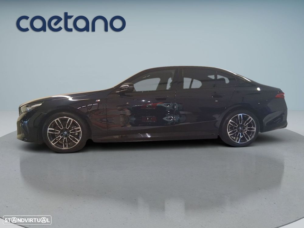 BMW 530 e Pack Desportivo M - 5