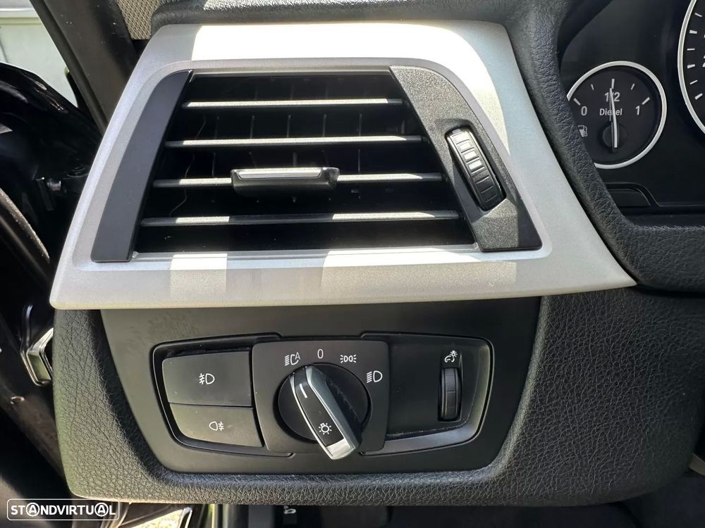 BMW 320 d Aut. Sport Line - 28